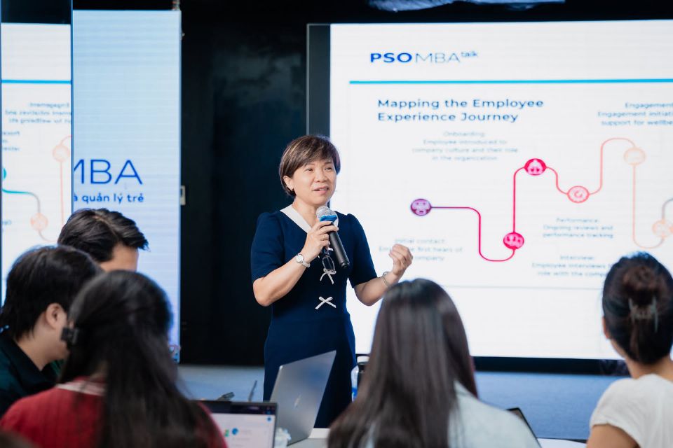 MBA Talks & Inside the Class: hands-on knowledge and modern management trends