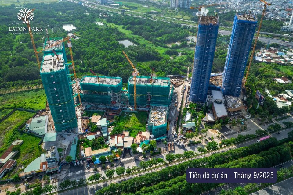 Transparent construction progress and real site images